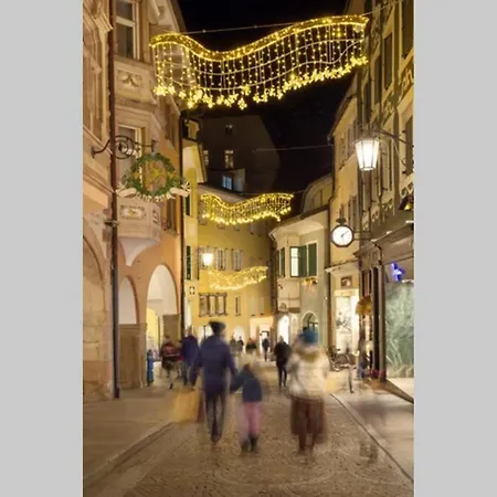 Casa Al Duomo-Nel Cuore Storico Di Merano Exterior photo